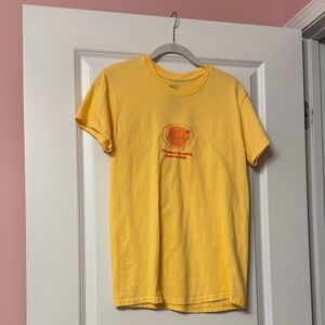 Women’s I’d Rather Be Eating Pasta in Italy size Small Yellow Graphic T-Shirt